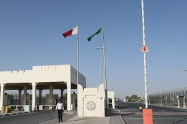 Toàn cảnh cửa khẩu biên giới Qatar- Saudi Arabia ngày 23/6 vừa qua. (Ảnh: EPA/TTXVN)