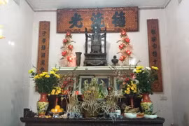 Bàn thờ gia tiên của gia đình Việt. (Ảnh: Vietnam+)