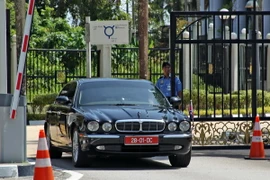 Xe chở Đại sứ Triều Tiên Kang Chol rời Bộ Ngoại giao Malaysia ở Kuala Lumpur ngày 20/2 vừa qua. (Ảnh: EPA/TTXVN)