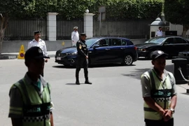 Cảnh sát Ai Cập tăng cường an ninh tại thủ đô Cairo. (Ảnh: AFP/TTXVN)