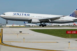 Máy bay của United Airlines tại sân bay quốc tế OHare ở Chicago, Illinois của Mỹ. (Ảnh: EPA/TTXVN)