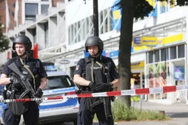Cảnh sát phong tỏa hiện trường vụ tấn công. (Ảnh: AFP/TTXVN)