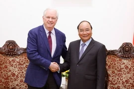 Thủ tướng Nguyễn Xuân Phúc tiếp giáo sư Thomas Vallely, Đại học Harvard của Hoa Kỳ. (Ảnh:Thống Nhất/TTXVN)
