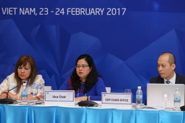 Thành viên nhóm điều hành cuộc họp. (Ảnh: Doãn Tấn/TTXVN)