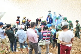 Hiện trường nơi tìm thấy nạn nhân. (Ảnh: Đinh Hữu Dư/TTXVN)