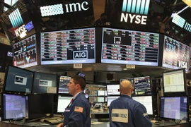 Một phiên giao dịch tại sàn chứng khoán New York, Mỹ. (Ảnh: THX/TTXVN)