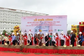 Lễ động thổ khởi công xây dựng Bệnh viện đột quỵ tim mạch Cần Thơ. (Ảnh: Thanh Sang/TTXVN) 