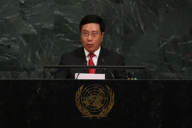 Phó Thủ tướng, Bộ trưởng Bộ Ngoại giao Phạm Bình Minh bài phát biểu tại phiên Thảo luận cấp cao Khóa họp 72 Đại hội đồng Liên hợp quốc. (Nguồn: AFP/ TTXVN)