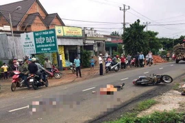 Hiên trường vụ tai nạn. (Ảnh: Hưng Thịnh/Vietnam+)