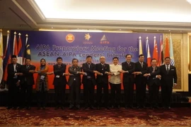 Các nhà lãnh đạo chụp ảnh lưu niệm cuộc họp Hội đồng liên nghị viện các quốc gia Đông Nam Á (AIPA). (Ảnh: Mỹ Bình/Vietnam+)