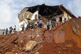 Hiện trường vụ lở đất ở Freetown, Sierra Leone ngày 15/8. (Nguồn: THX/TTXVN)
