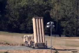 Hệ thống THAAD được vận chuyển tới Seongju, Hàn Quốc ngày 1/5. (Nguồn: EPA/TTXVN) 