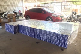  Số thuốc lá ngoại nhập lậu bị lực lượng chức năng tạm giữ. (Ảnh: Nguyễn Văn Việt/TTXVN)
