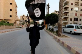 Một tay súng IS. (Nguồn: CBS News)