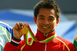 Vận động viên Cao Ngọc Hùng nhận Huy chương Vàng nội dung ném lao hạng F57. (Ảnh: Huy Hùng/TTXVN)