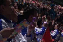 Các đại biểu thanh niên Việt Nam tham dự Lễ khai mạc Fesstival Thanh niên và Sinh viên thế giới lần thứ 19 tại Sochi. (Ảnh: Tâm Hằng/Vietnam+)