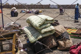 Cảnh tan hoang tại một ngôi làng ở Nam Sudan. (Nguồn: Yahoo)