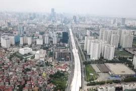 Đến tháng 6, dự án xây dựng cầu cạn và mở rộng đường vành đai 3 đoạn Mai Dịch-cầu Thăng Long đã hoàn thành 90% khối lượng xây lắp, công trình dự kiến hoàn thành và đưa vào sử dụng tháng 10.