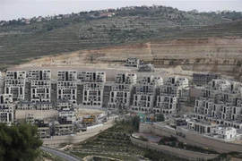 Khu định cư Do thái Givat Zeev của Israel ở gần thành phố Ramallah, Bờ Tây ngày 10/6/2020. (Ảnh: AFP/TTXVN)