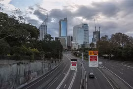 Cảnh vắng vẻ trên đường phố tại Sydney, Australia ngày 10/4/2020 trong bối cảnh dịch COVID-19 lan rộng. (Ảnh: THX/ TTXVN)