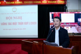 Phó Chủ tịch, Tổng Thư ký Ủy ban Trung ương MTTQ Việt Nam Hầu A Lềnh báo cáo kết quả công tác mặt trận quý 1. (Ảnh: Dương Giang/TTXVN)