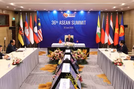 Thủ tướng Nguyễn Xuân Phúc chủ trì Phiên toàn thể Hội nghị Cấp cao ASEAN lần thứ 36. (Ảnh: Thống Nhất/TTXVN)