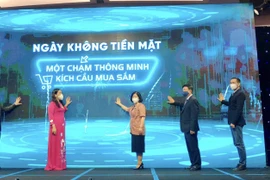 Hà Nội kích hoạt Ngày không dùng tiền mặt năm 2021. (Ảnh: Đức Duy/Vietnam+)