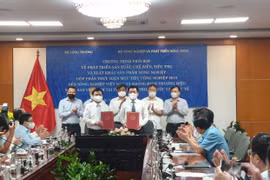 Bộ Công Thương ký kết hợp tác với Bộ Nông nghiệp và Phát triển nông thôn. (Ảnh: Đức Duy/Vietnam+)