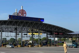 Sở Giao thông vận tải yêu cầu đối với phương tiện được cấp thẻ nhận diện phương tiện rồi thì cho qua ngay. (Ảnh: Minh Sơn/Vietnam+)
