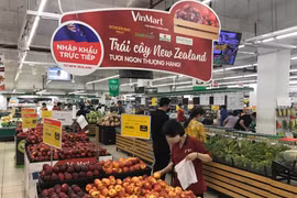Hàng hóa tại các siêu thị trên địa bàn Hà Nội dồi dào. (Ảnh: Xuân Quảng/Vietnam+)