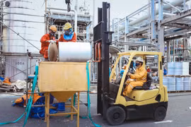 Tại các đơn vị của PetroVietnam đều giữ nhịp độ sản xuất dù dịch COVID phức tạp. (Ảnh: PV/Vietnam+)
