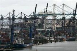 Thâm hụt thương mại Mỹ tháng Hai bất ngờ tăng mạnh