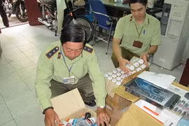 Thành phố Hồ Chí Minh tạm giữ lô hàng cao cấp vắng chủ