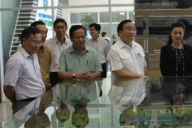 Phó Thủ tướng thăm Công ty xử lý chất thải rắn Việt Nam