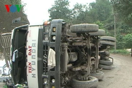 Ách tắc giao thông nhiều giờ ở quốc lộ 70 đoạn qua Yên Bái