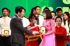 Nên có giải báo chí dành riêng cho dân tộc miền núi, biển đảo