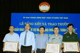 Trao Giải báo chí Vì sự nghiệp đại đoàn kết toàn dân tộc