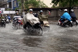 Miền Bắc có mưa dông dịp nghỉ lễ, miền Nam nắng nóng