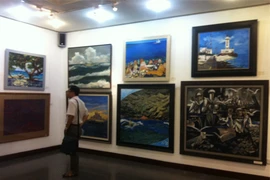 Khai mạc Triển lãm Mỹ thuật “Đến với Trường Sa” tại Hà Nội