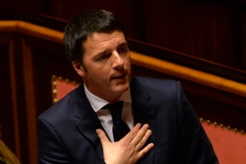 Thủ tướng Matteo Renzi phát biểu sau cuộc bỏ phiếu tại Hạ viện ở thủ đô Rome ngày 25/2 vừa qua. (Ảnh: AFP/TTXVN)