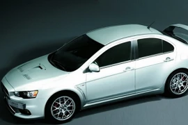 Mitsubishi tung phiên bản Lancer EVO X đặc biệt ở Anh 