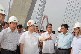 Bảo đảm tiến độ đưa đường, cầu Nhật Tân kết nối Nhà ga T2