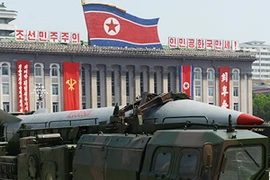 Tên lửa đạn đạo Scud trong lễ duyệt binh tại Quảng trường Kim Nhật Thành, Bình Nhưỡng tháng 7/2013. (Ảnh: Kyodo/TTXVN)