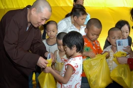 Công an Hà Nội bắt giữ 2 phụ nữ trong nghi án "bán trẻ ở chùa Bồ Đề"