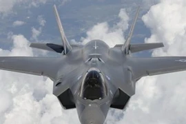 Italy cắt giảm chi phí với thương vụ máy bay chiến đấu F-35