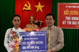 240 triệu đồng hỗ trợ cho thủ khoa khối C cao nhất nước