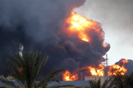 Tàu hải quân Anh cập cảng Tripoli để sơ tán công dân khỏi Libya