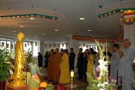 Phật tử ở Đức nguyện cầu cho hòa bình biển đảo Việt Nam