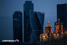 Quang cảnh bên ngoài tòa cao ốc Trung tâm thương mại quốc tế Moskva ở thủ đô Moskva, Nga ngày 25/4. (Ảnh: AFP/TTXVN)