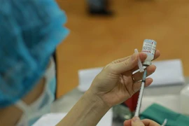 Vaccine tiêm cho học sinh là vaccine của Moderna. (Ảnh: Thu Hương/TTXVN)